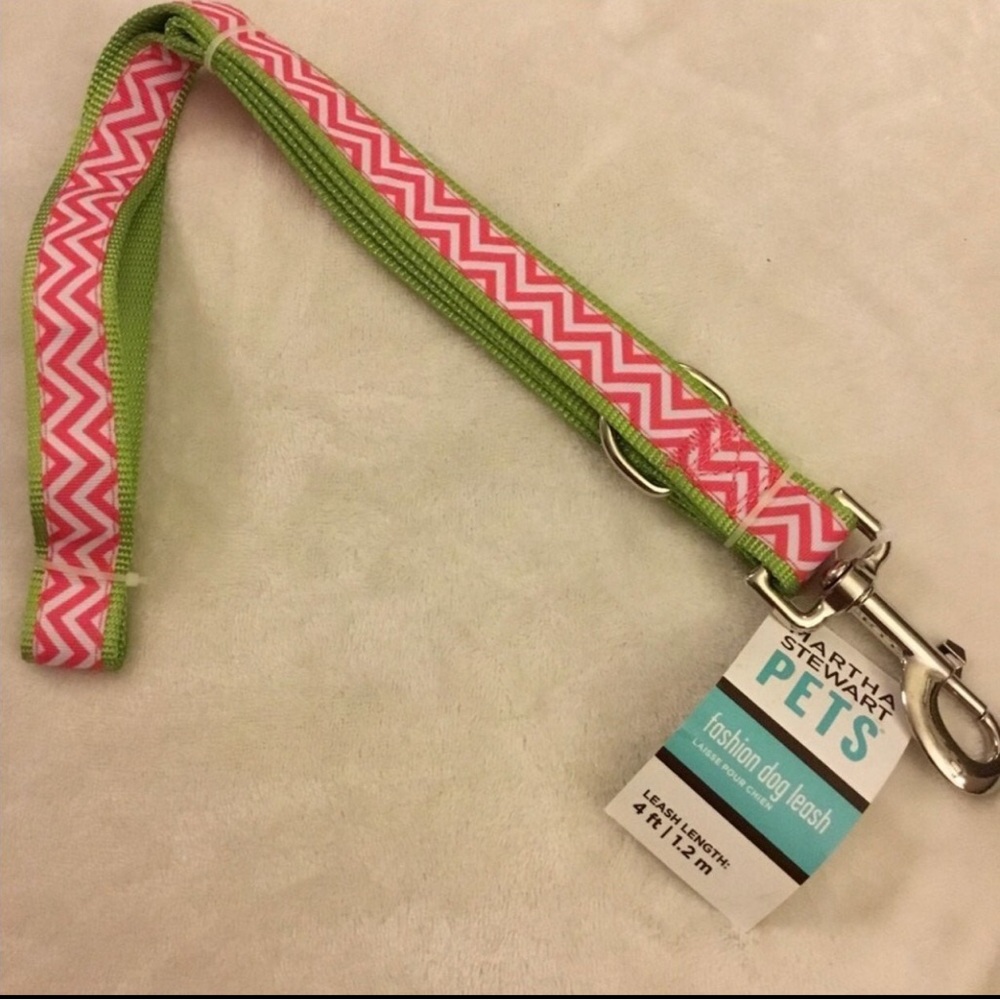 🌸✔️Ⓜ️Martha Stewart Pets fashion dog leash. 
Condition-NWT .